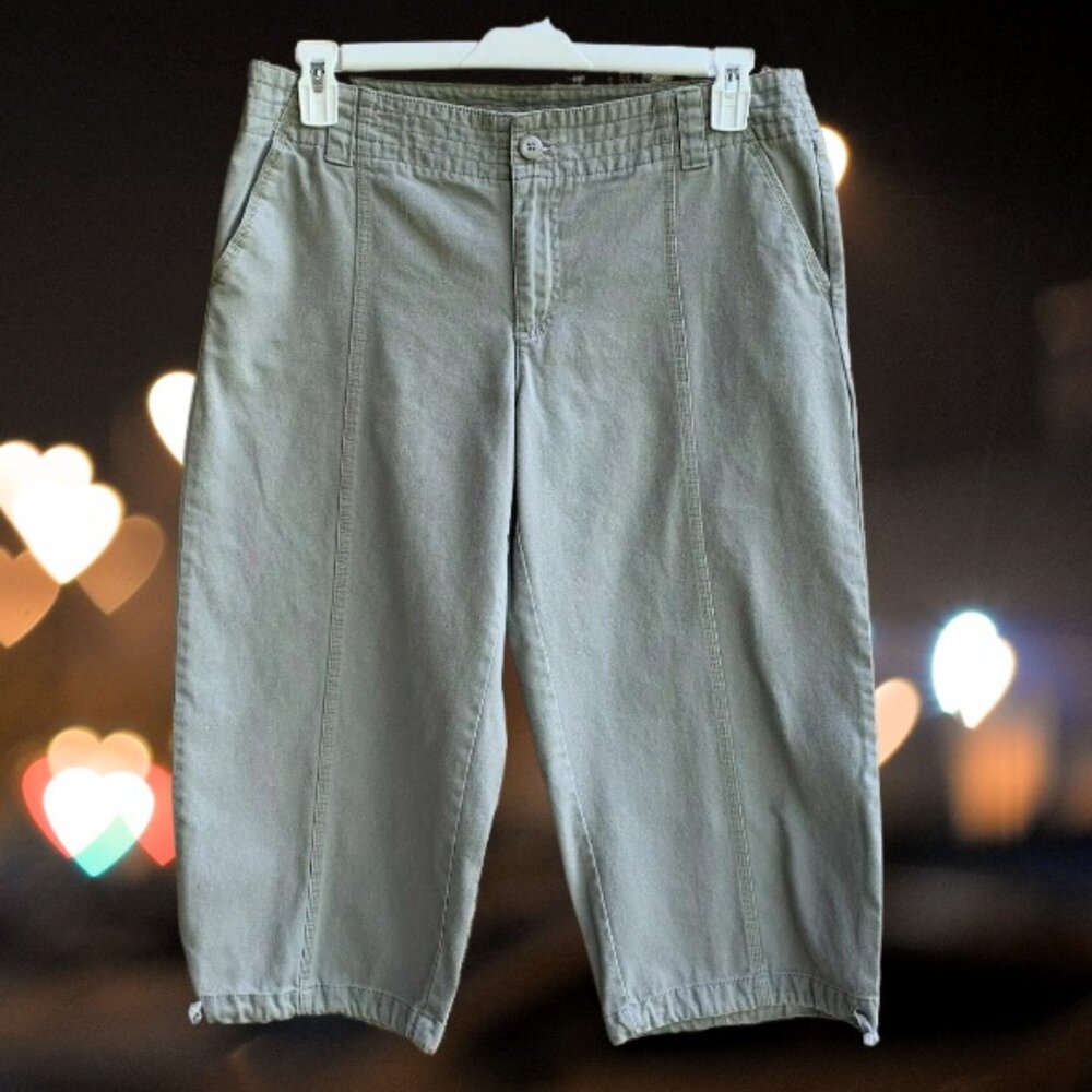 Cato Women's Mid Rise Cropped Capri Pants